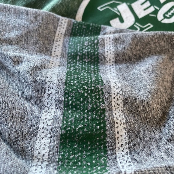 Woman’s Majestic New York JETS distressed jersey.  Sz Medium. EUC. 🏈🏈 - Picture 11 of 11